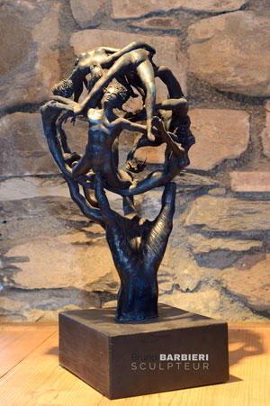 La main de Dieu : sculpture en bronze